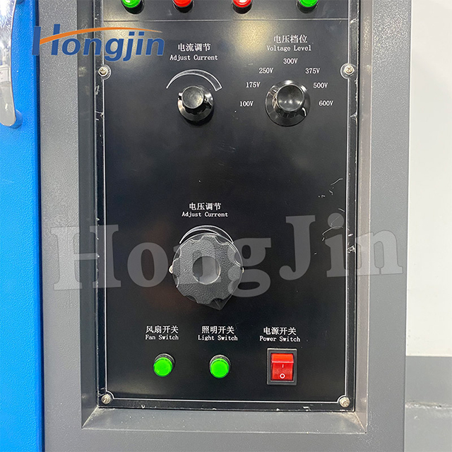 Máy kiểm tra theo dõi