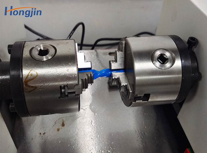 Máy thử độ xoắn dụng cụ